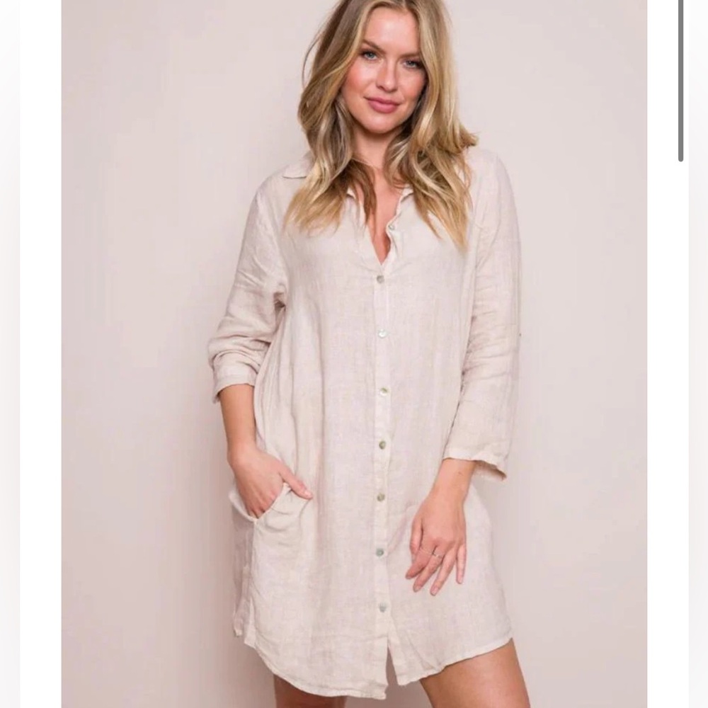 SUZY D LONDON: Simone Linen Tunic Button-Down Top